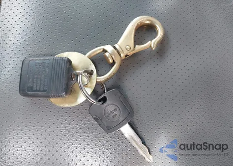 2011 Ford E-350 Super Duty Commercial z USA, uszkodzony, nr VIN 1FTSS3EL0BDA58189